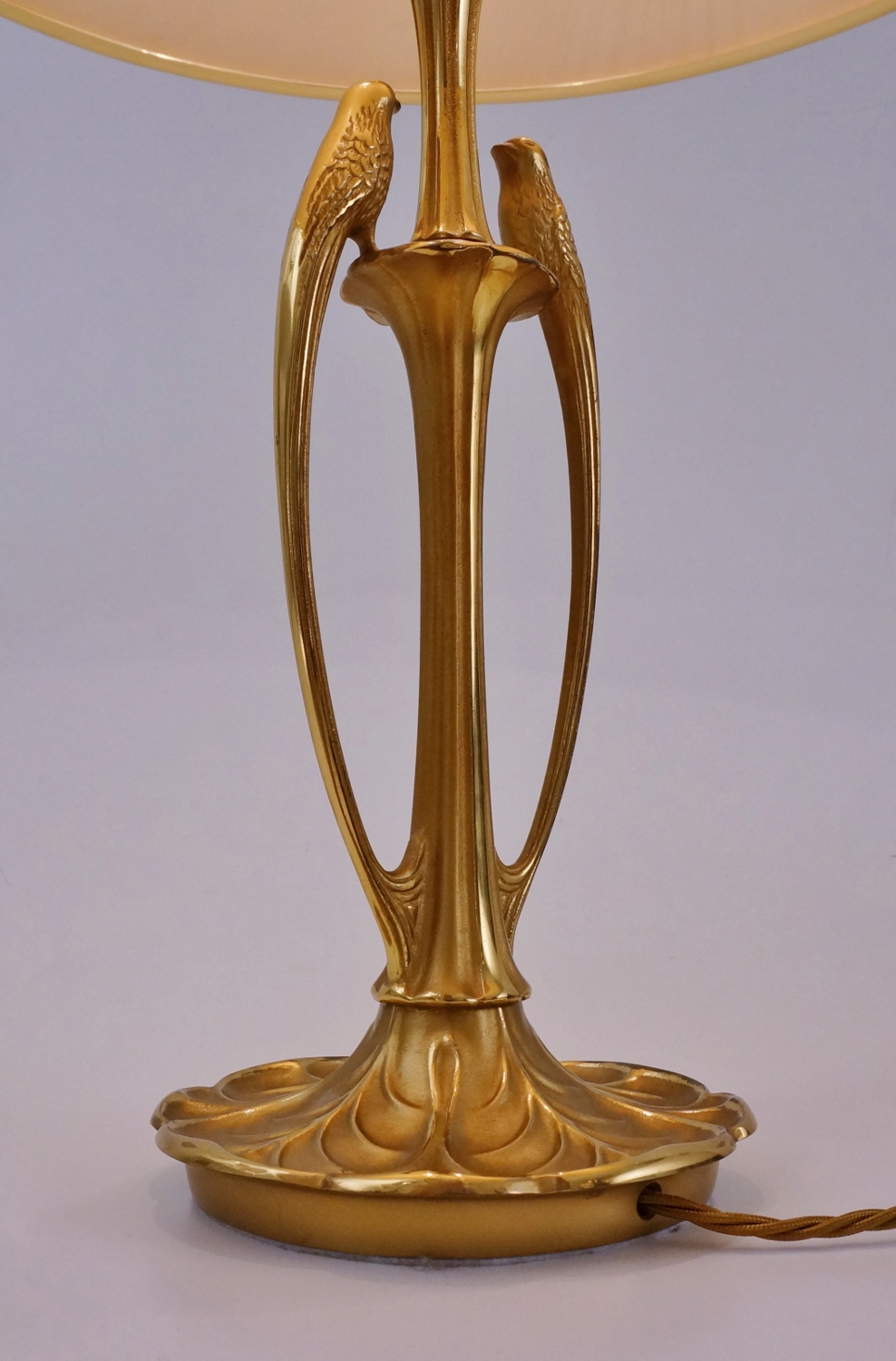 Bankstown Small - Antique Brass - Small Brass Art Deco Table Lamp– House of  Isabella AU